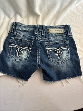 Rock Revival Emilie boyfriend Denim Shorts Size 26 Embroidered Pockets